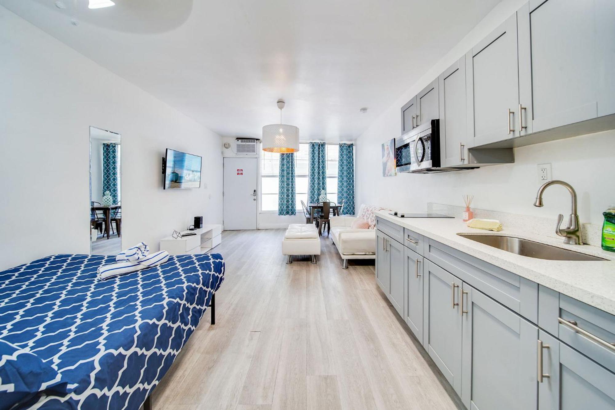 Beachy 1 B/R, W/2 Queen Beds, On Ocean Drive Beach Маями Бийч Екстериор снимка
